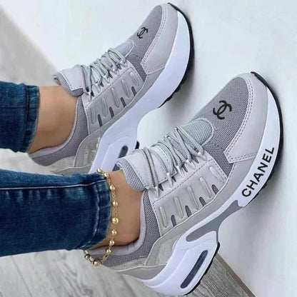 Chanel - Wasserdichte Sneakers 2025