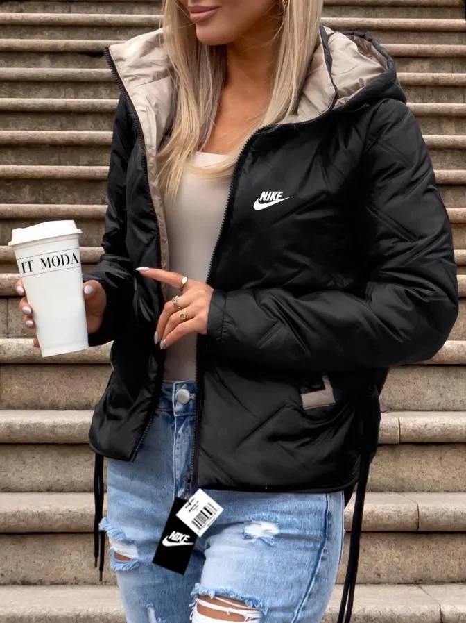 Nike| Damenjacke mit Pelz, Größe 25